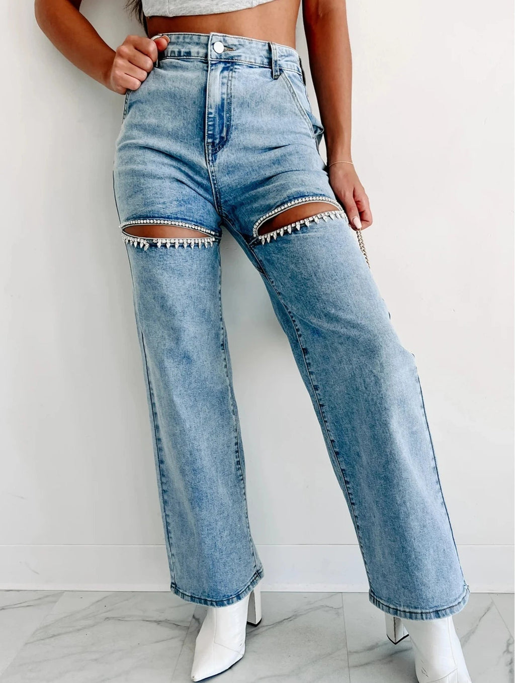 Denim Jeans for Women Streetwear Straight Pants Hole Diamonds Mid Waist Washed Distressed 2025 Casual Mom Ankle Length Trousers Aviola