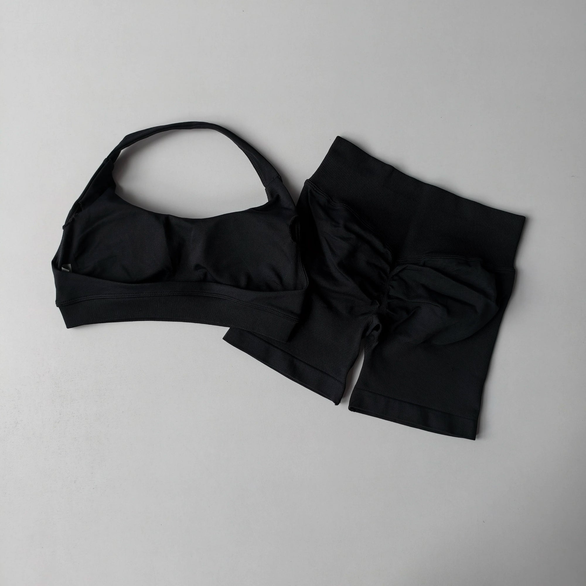 2 Pieces Yoga Suit for Women Seamless Fitness Gym Clothes Halter Sports Bra Matching Impact Shorts Workout Sets Gym Outfit Aviola