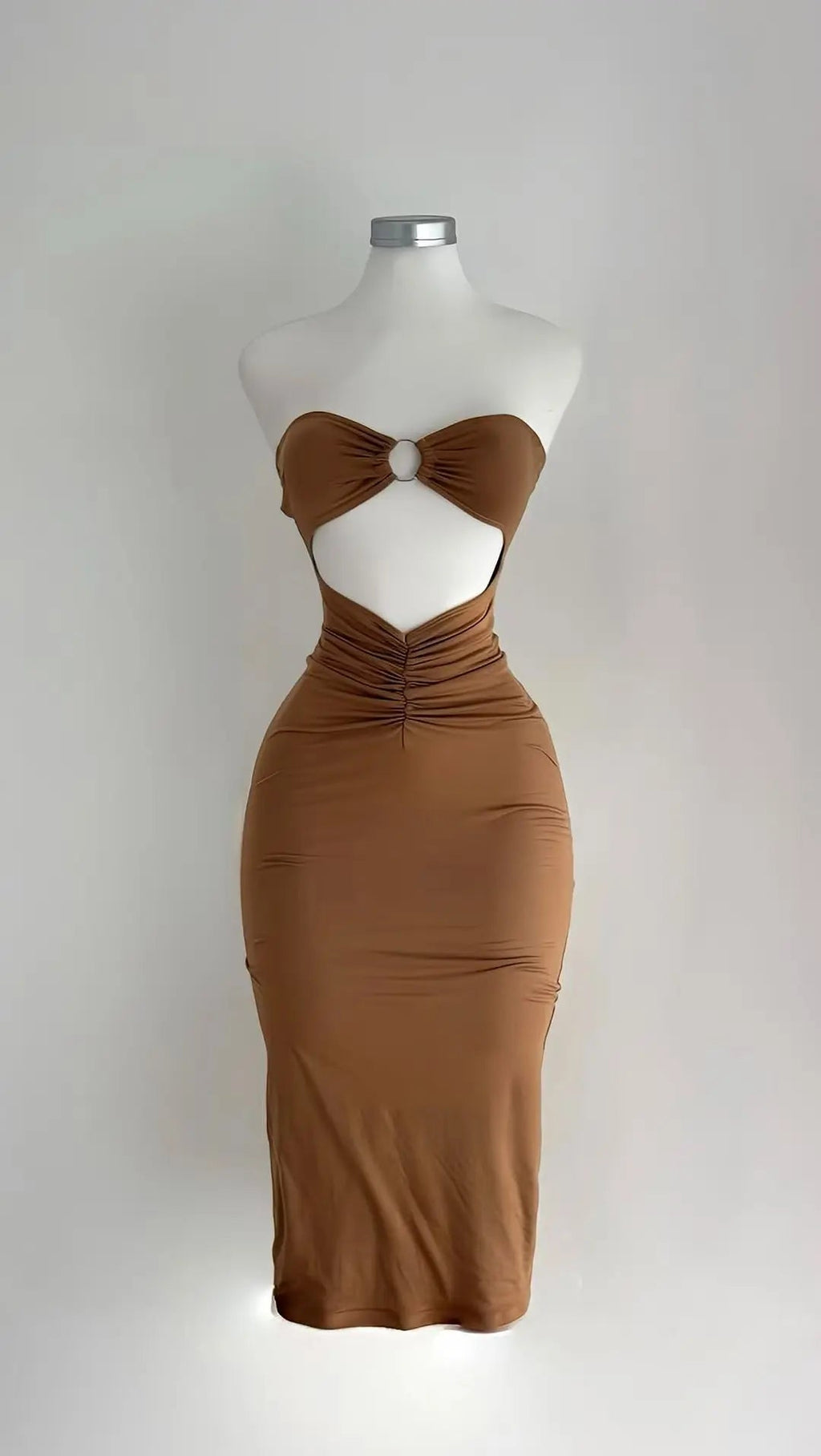 The 2025 summer new solid color sleeveless sexy strapless cutout long dress from Europe and America Aviola