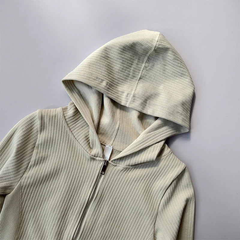 2024 New Hooded Tight Fitting Sports Jacket for Women's Running Training Yoga Suit Long Sleeved Zipper Yoga Jacket Running Top Aviola