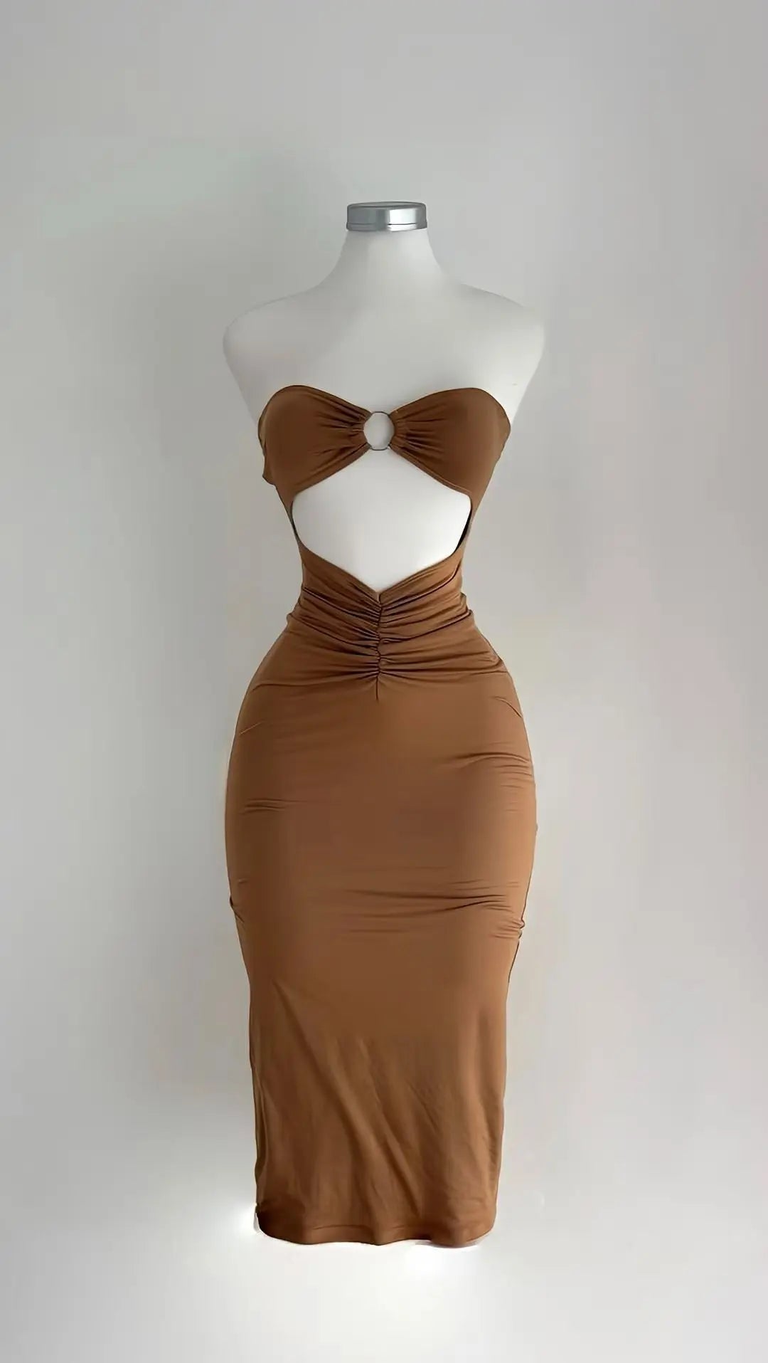 The 2025 summer new solid color sleeveless sexy strapless cutout long dress from Europe and America Aviola