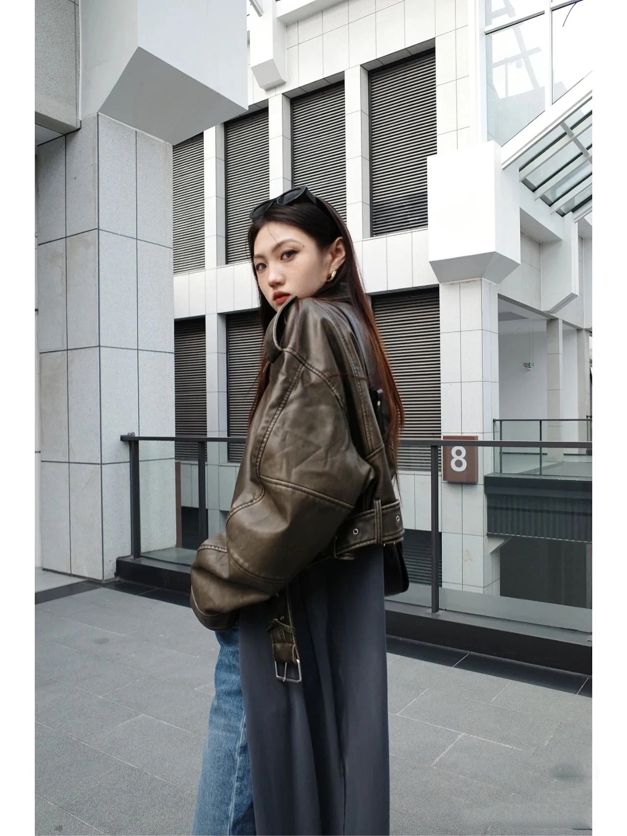 Chaqueta de cuero lavado con cinturón para mujer, abrigo corto con cremallera degradada y cuello vuelto Vintage, chaqueta elegan Aviola