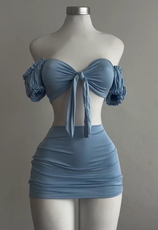 A sexy and fashionable two-piece short skirt with hollowed-out pleated puffed sleeves that wraps the hips Aviola