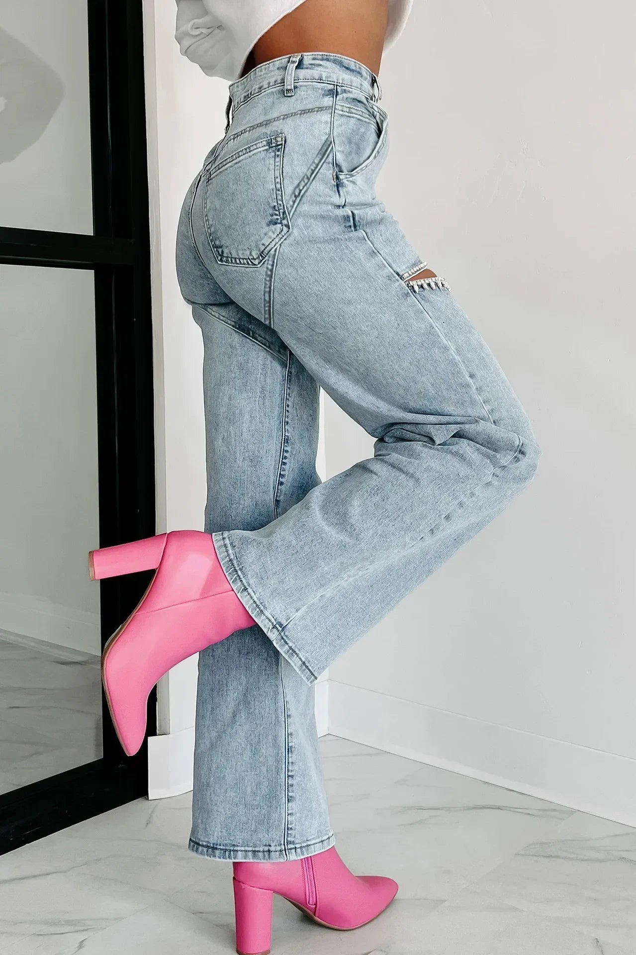 Denim Jeans for Women Streetwear Straight Pants Hole Diamonds Mid Waist Washed Distressed 2025 Casual Mom Ankle Length Trousers Aviola