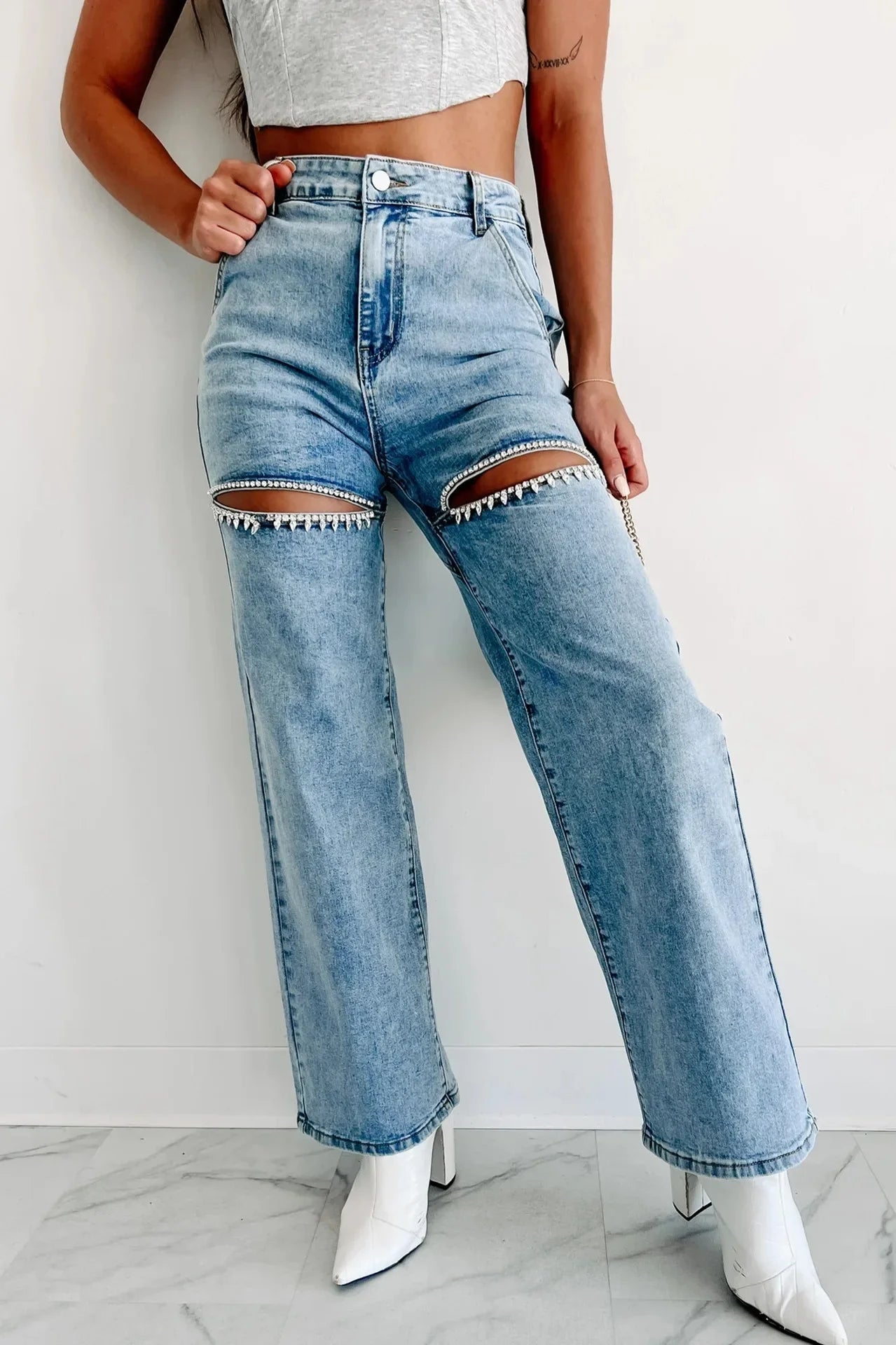Denim Jeans for Women Streetwear Straight Pants Hole Diamonds Mid Waist Washed Distressed 2025 Casual Mom Ankle Length Trousers Aviola