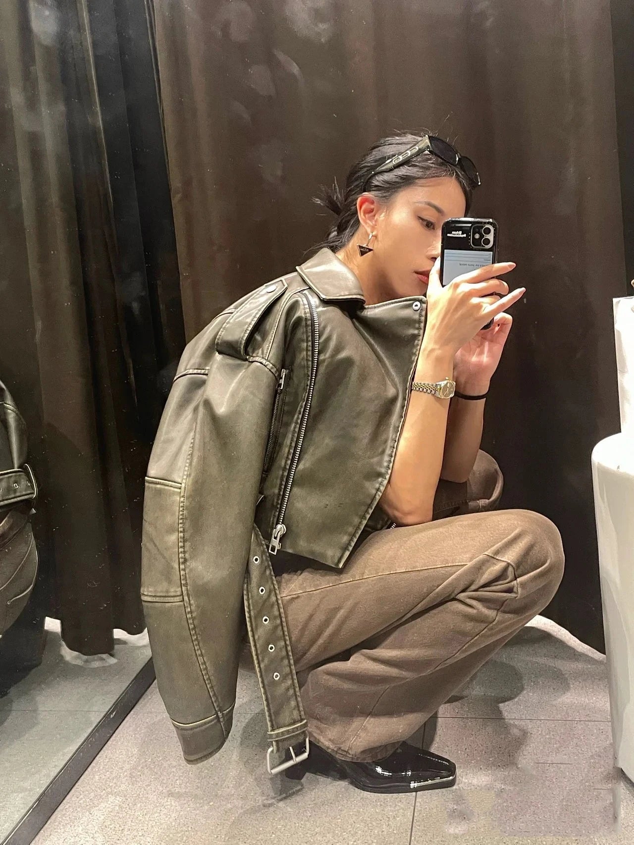 Chaqueta de cuero lavado con cinturón para mujer, abrigo corto con cremallera degradada y cuello vuelto Vintage, chaqueta elegan Aviola