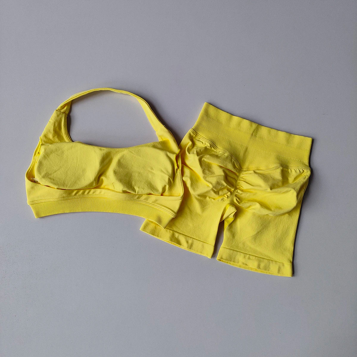 2 Pieces Yoga Suit for Women Seamless Fitness Gym Clothes Halter Sports Bra Matching Impact Shorts Workout Sets Gym Outfit Aviola