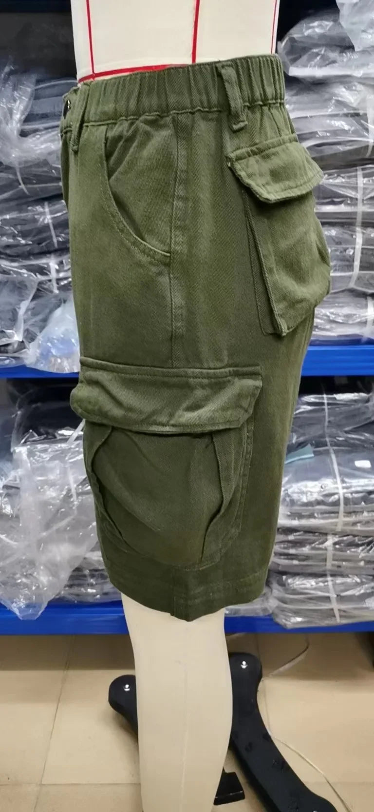 Mom Jeans Women Knee Length Cargo Pants Vintage Multiple Pockets Elastic Waist Female Streetwear Straight Party Denim Party 2025 Aviola