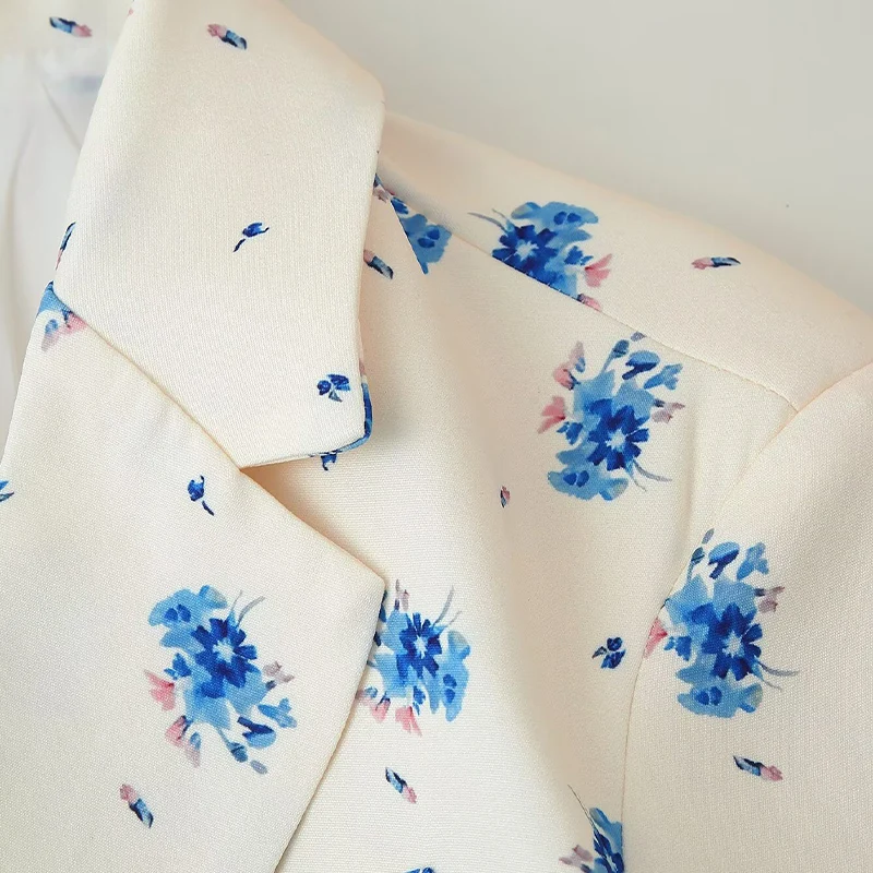 Women’s Floral Belted Blazer – Ivory & Blue - Image 5